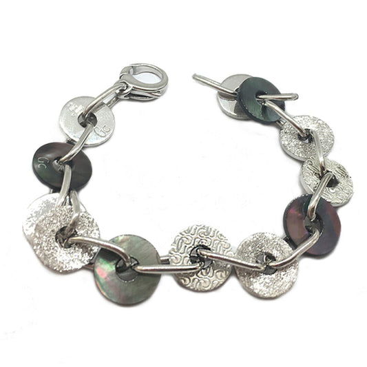 Image de Bracelet Femme Guess CWB80806 (21 cm) (21 cm), disponible chez Rue des Bijoux, parfaite pour un look élégant et sophistiqué.