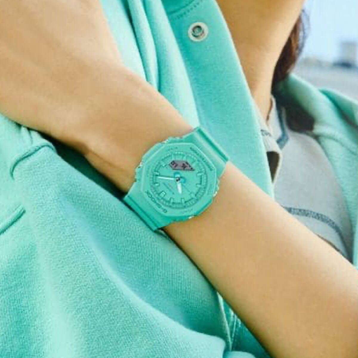 Montre Femme Casio GMA-P2100-2AER Turquoise - Disponible chez Rue des Bijoux