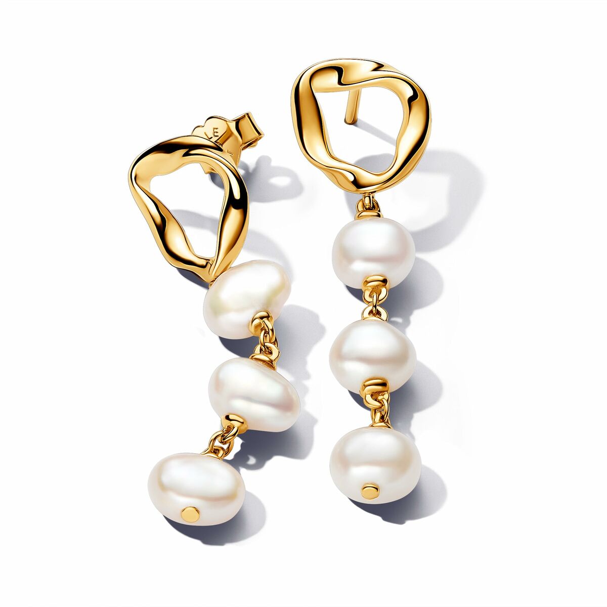 Image de Boucles d´oreilles Femme Pandora 263263C01 Doré, un produit de qualité par Rue des Bijoux