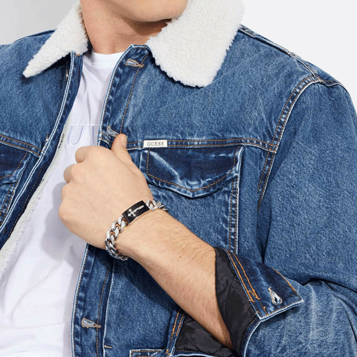 Image de Bracelet Homme Guess JUMB04022JWSTBKS, disponible chez Rue des Bijoux, parfaite pour un look élégant et sophistiqué.